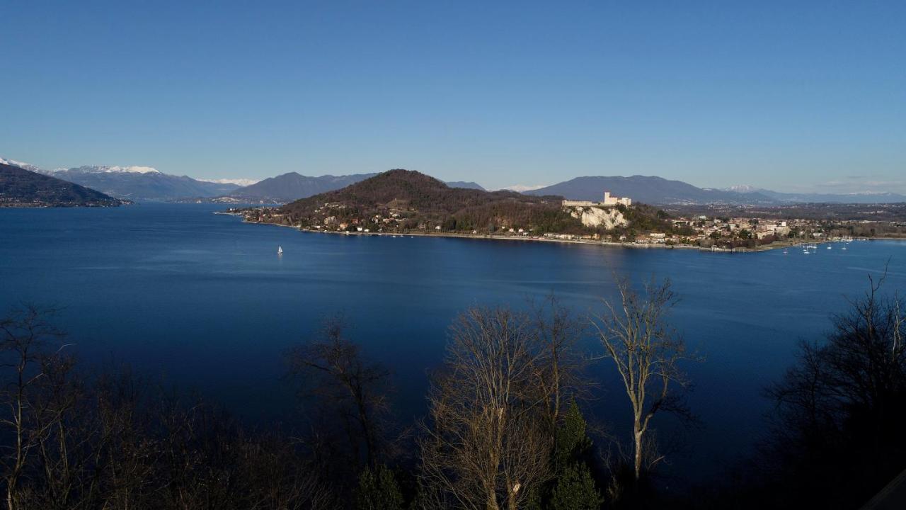 Willa La Casa Nel Parco Arona Zewnętrze zdjęcie